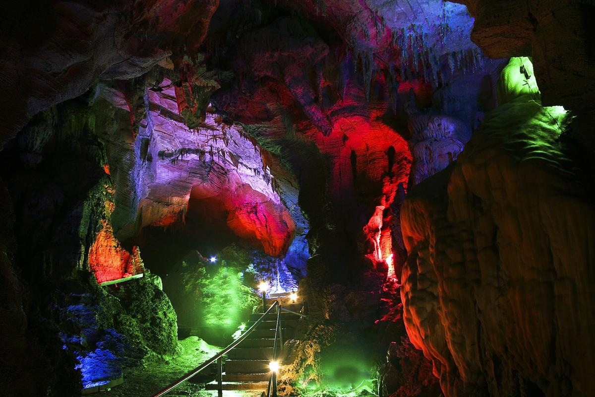 Shuanglong Cave
